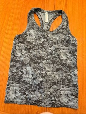 Floral Lace-Effect Racerback Tank Top - Green/Gray